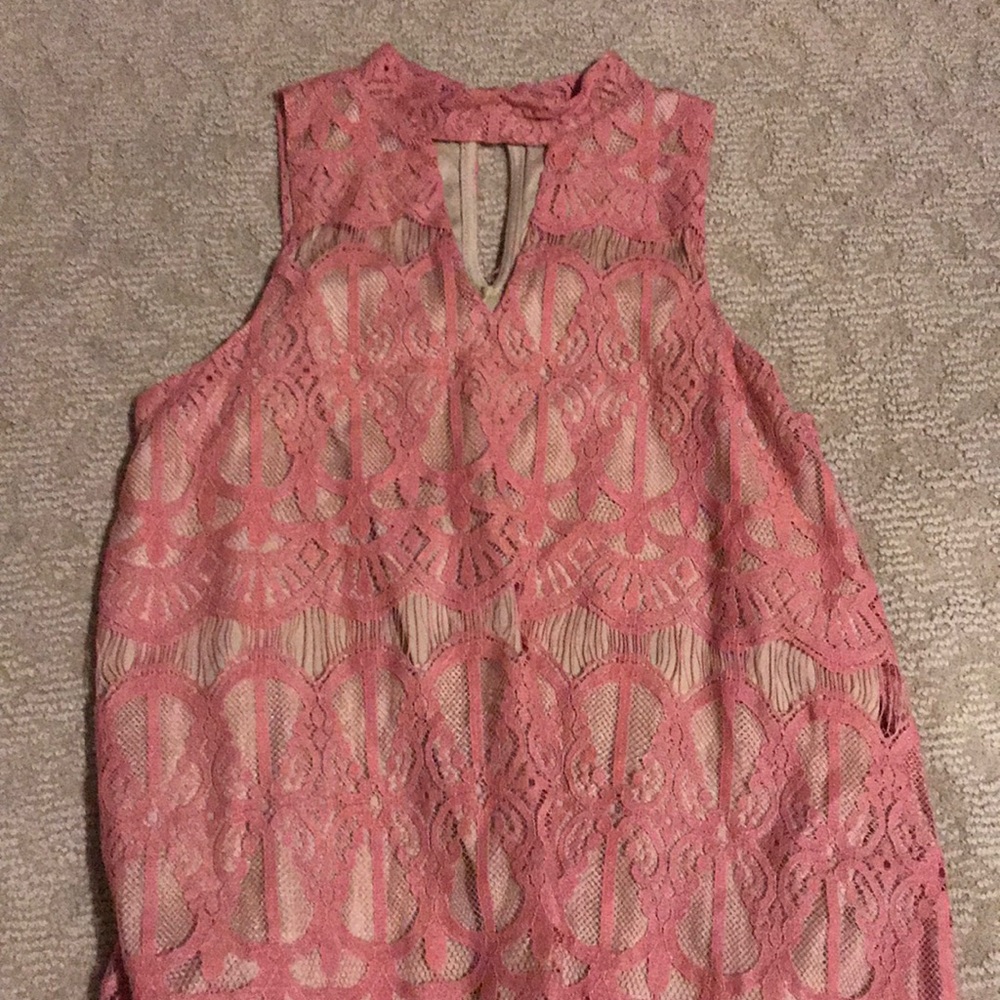 pink top